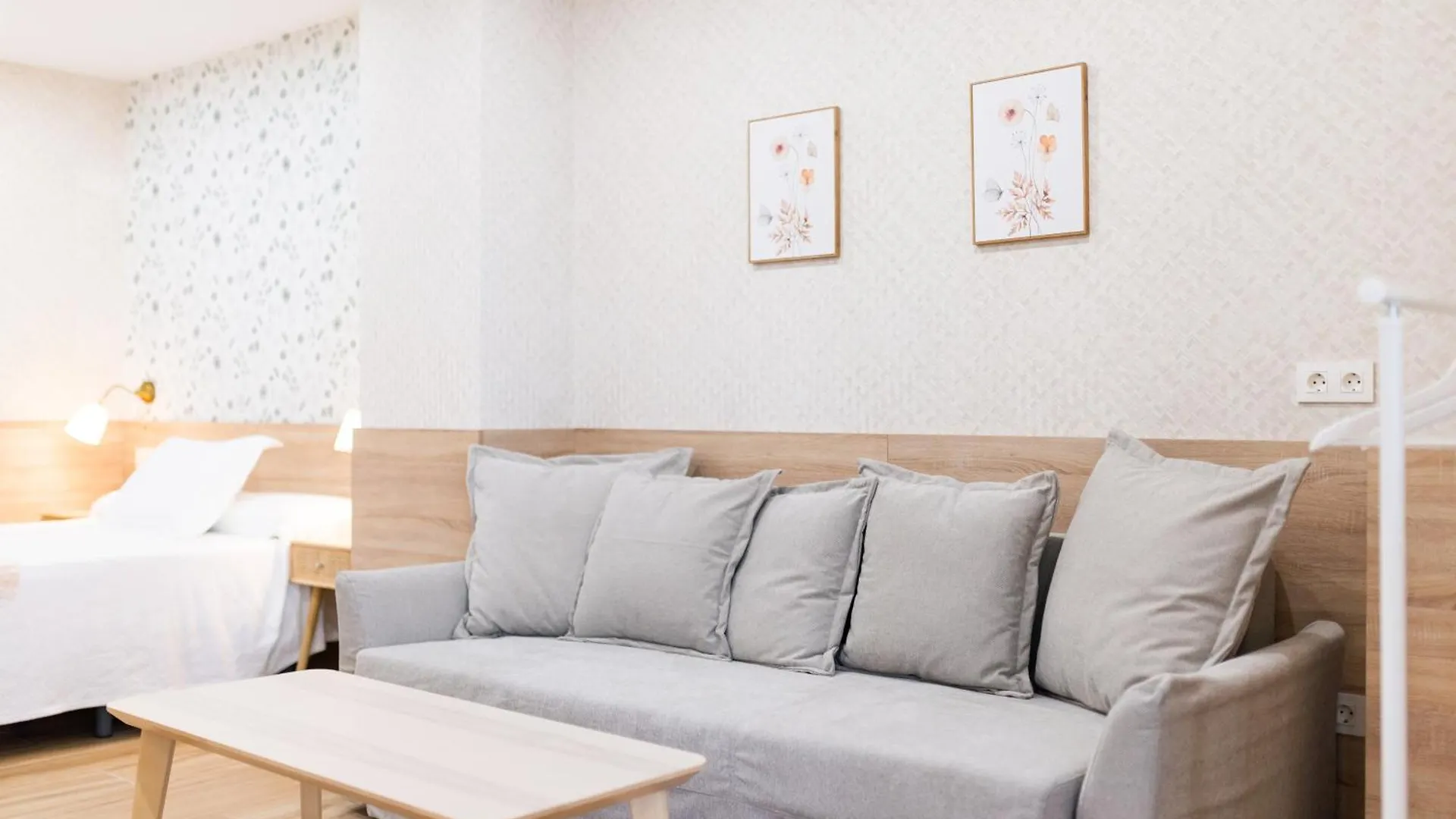 Estudio Reformado En Granada Apartmán